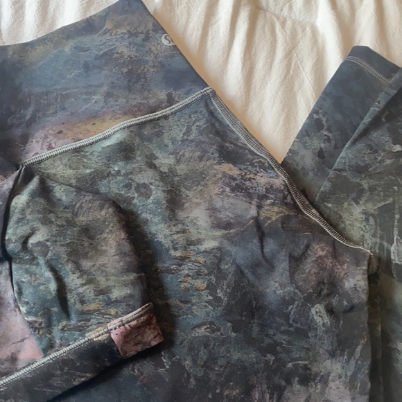 Lululemon Wunder Under Set sz 6. Like new. - Picture 3 of 3